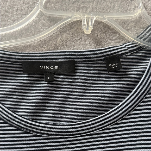 Vince Men's Black and White Striped Tee - Picture 2 of 3